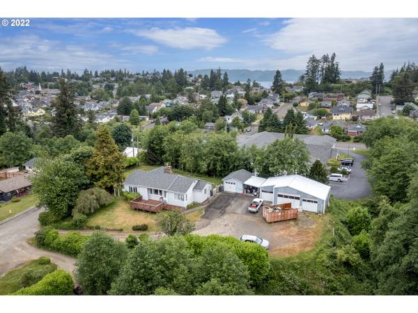 1572 9th ST, Astoria, OR 97103