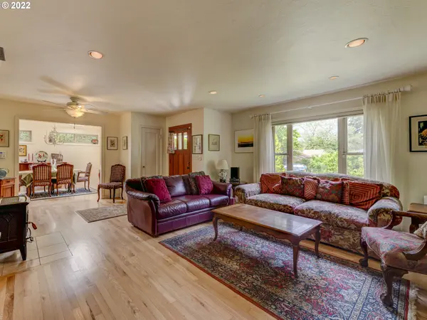 1983 JACKSON ST, Eugene, OR 97405