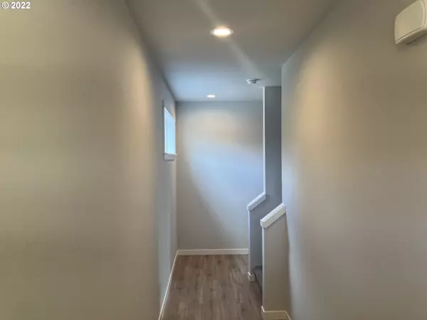 Gresham, OR 97080,2214 SW WALLULA LN