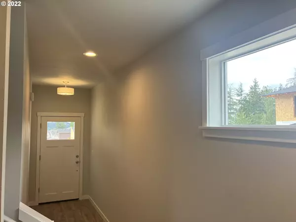 Gresham, OR 97080,2214 SW WALLULA LN