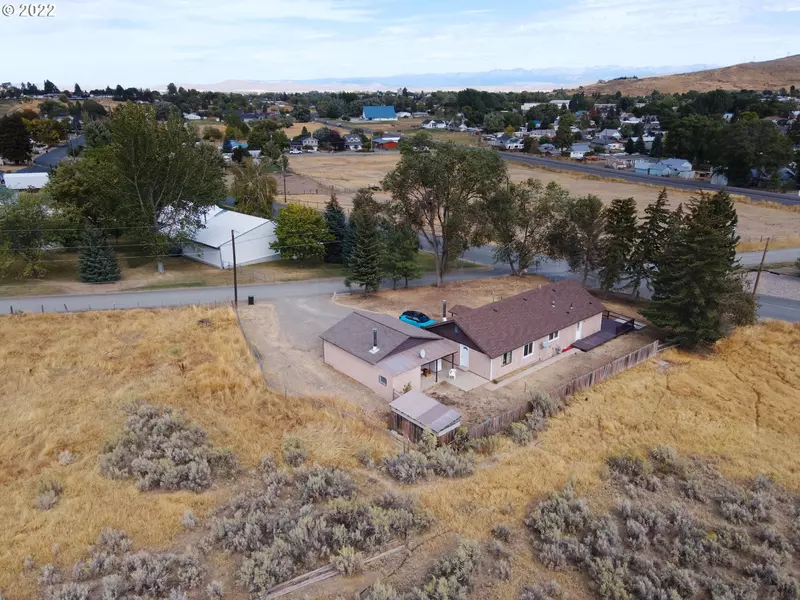 5 FOOTHILL DR, Baker City, OR 97814