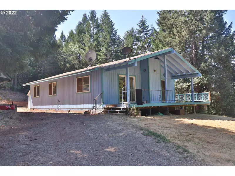 6403 TAKILMA RD, Cave Junction, OR 97523