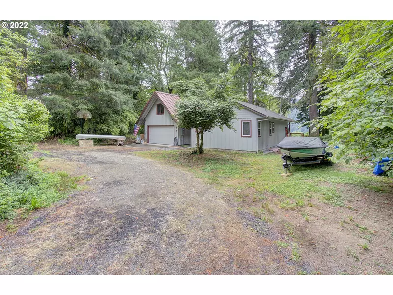 422 S DUBOIS RD, Ariel, WA 98603