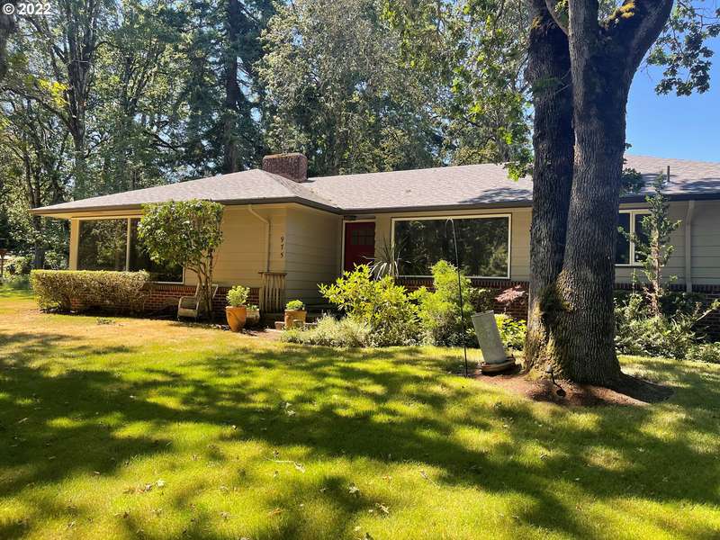 975 LEBANITE DR, Lebanon, OR 97355