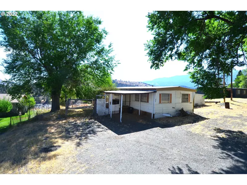 425 SW 4TH AVE, John Day, OR 97845