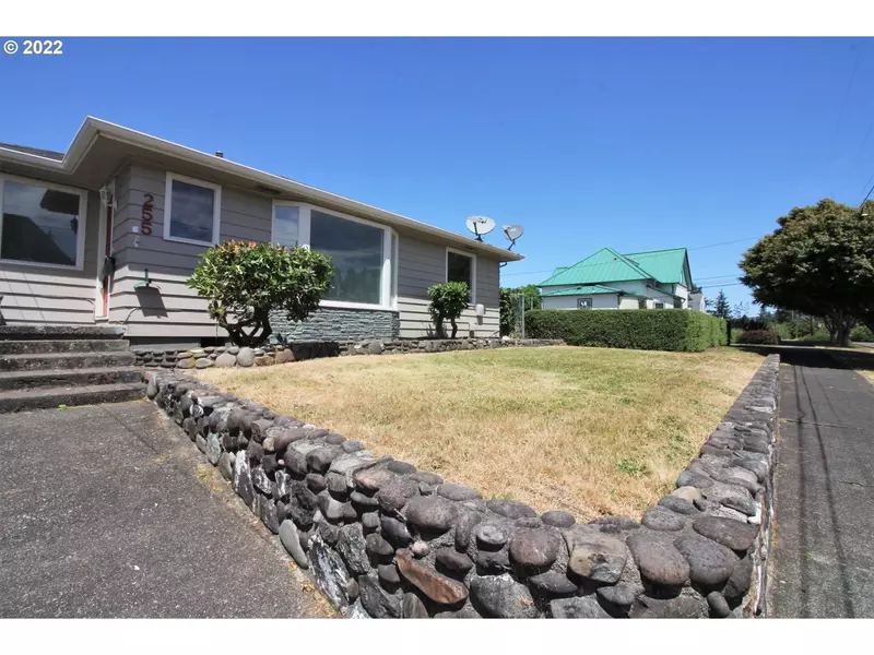 255 N FOLSOM ST, Coquille, OR 97423