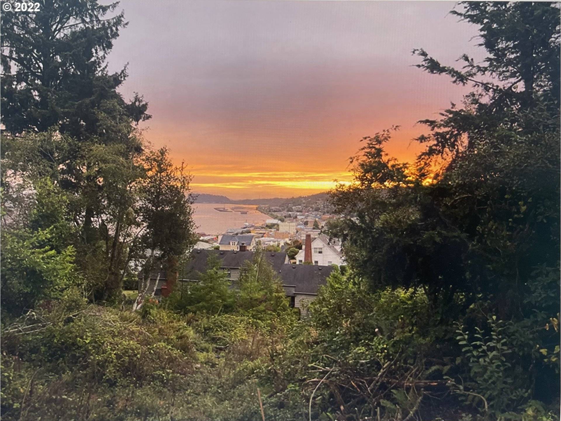 630 1st ST, Astoria, OR 97103