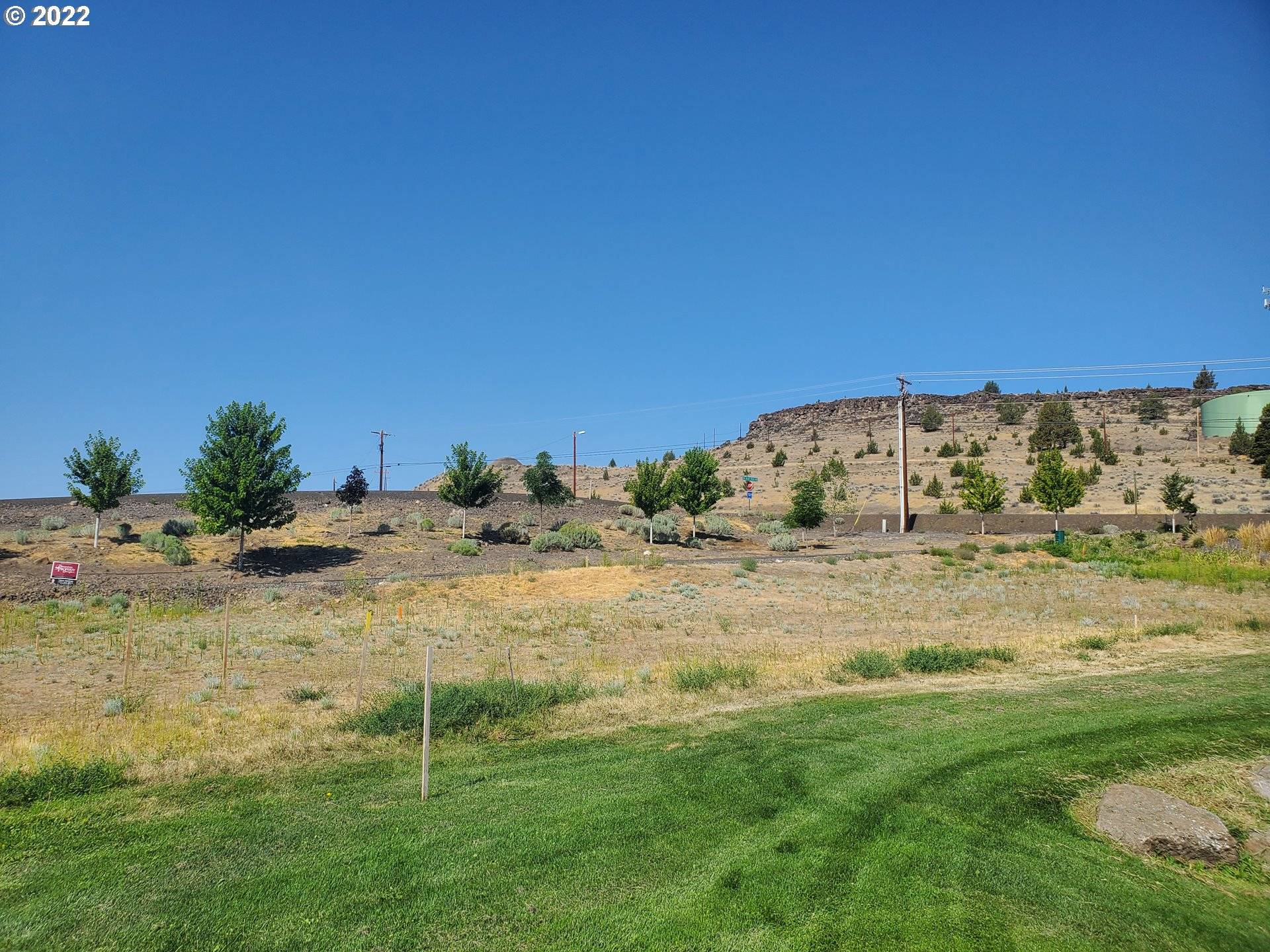413 LITTLE LAKE RD, Maupin, OR 97037