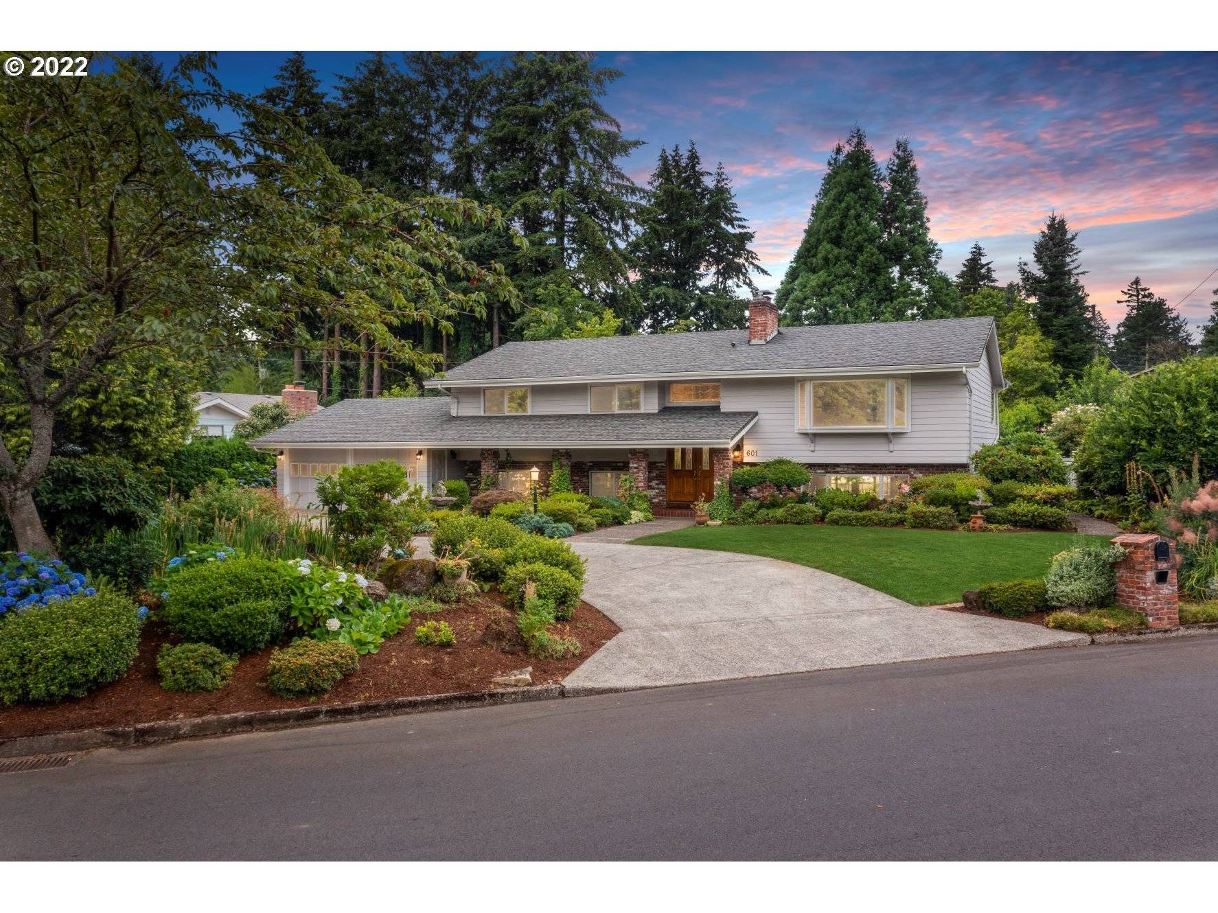 601 NE 167TH PL, Portland, OR 97230