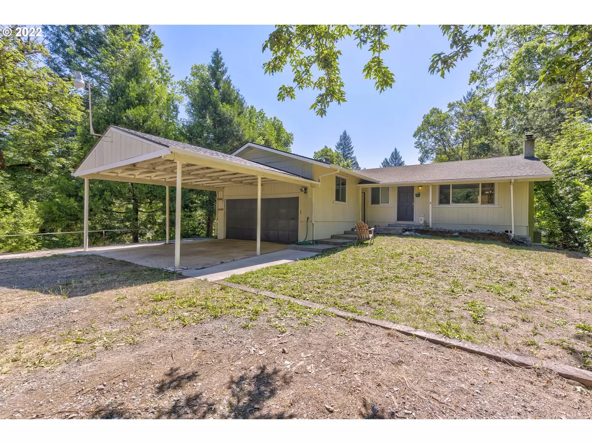 Grants Pass, OR 97527,268 PICKETT CREEK RD