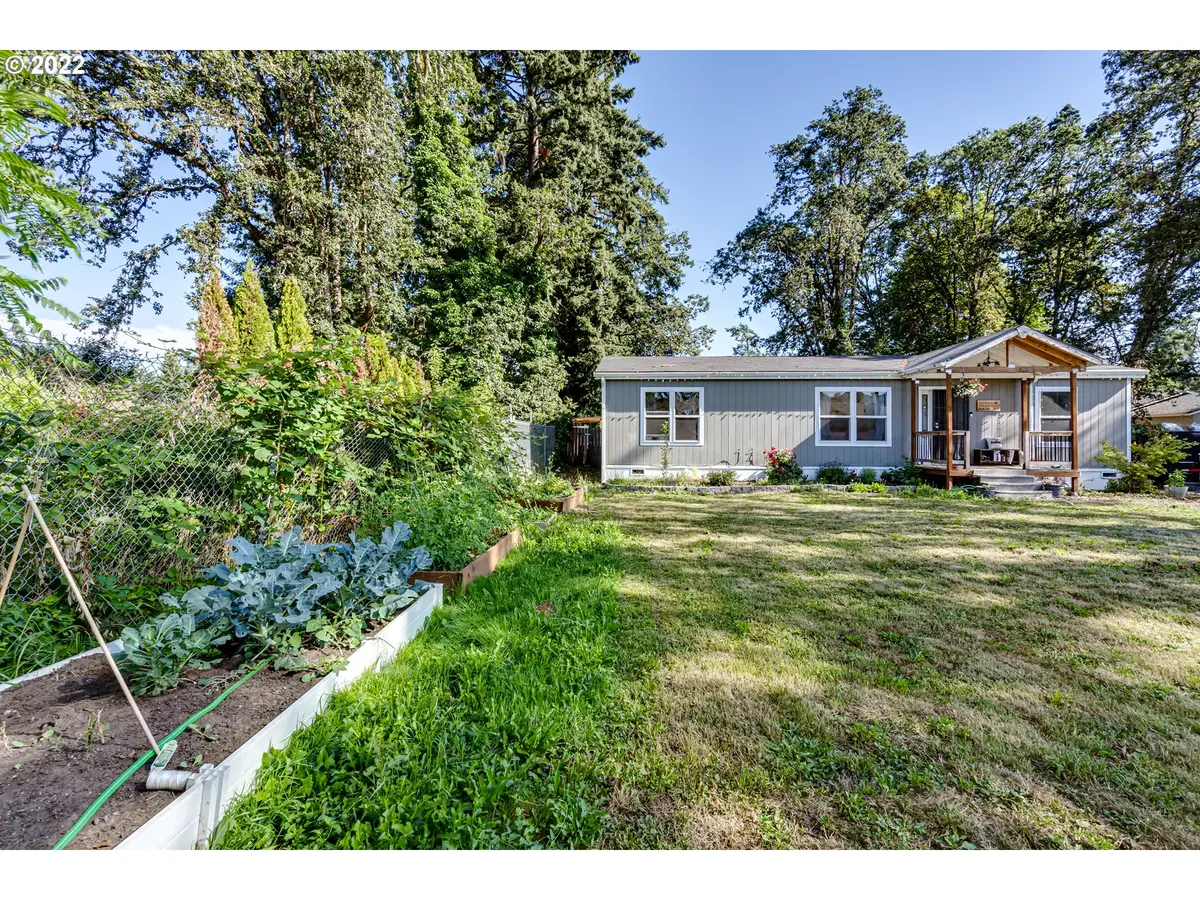 385 N 16TH ST, Cottage Grove, OR 97424