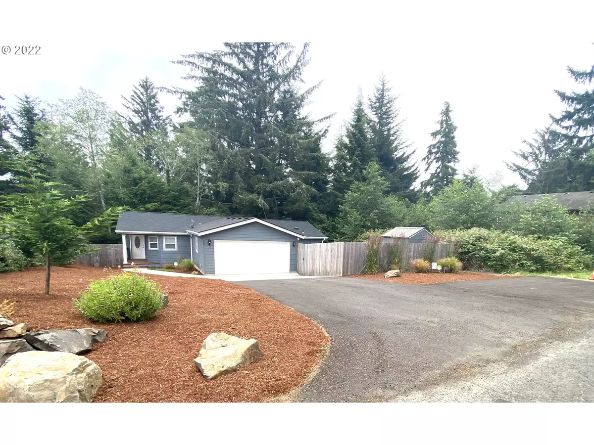 Waldport, OR 97394,445 NE WALDPORT HEIGHTS DR