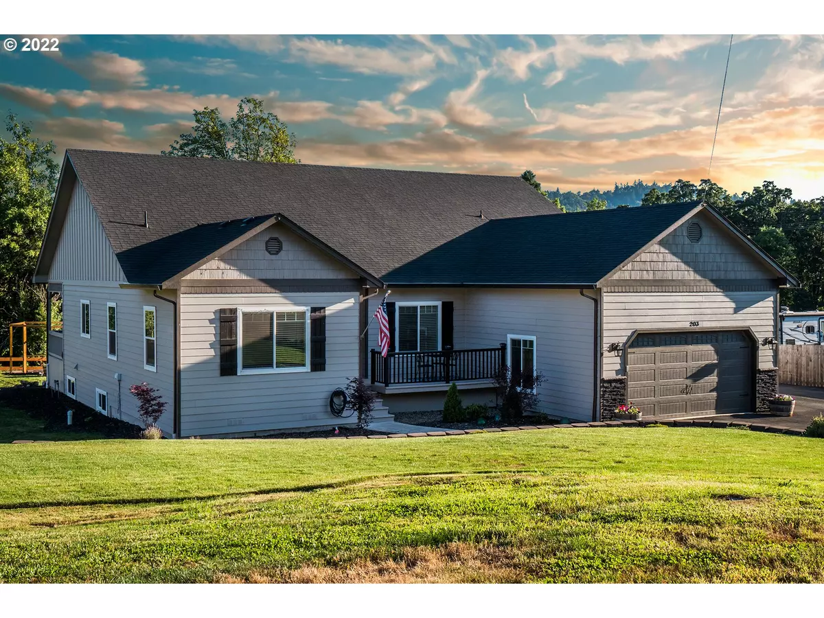 Springfield, OR 97477,203 S ASH ST