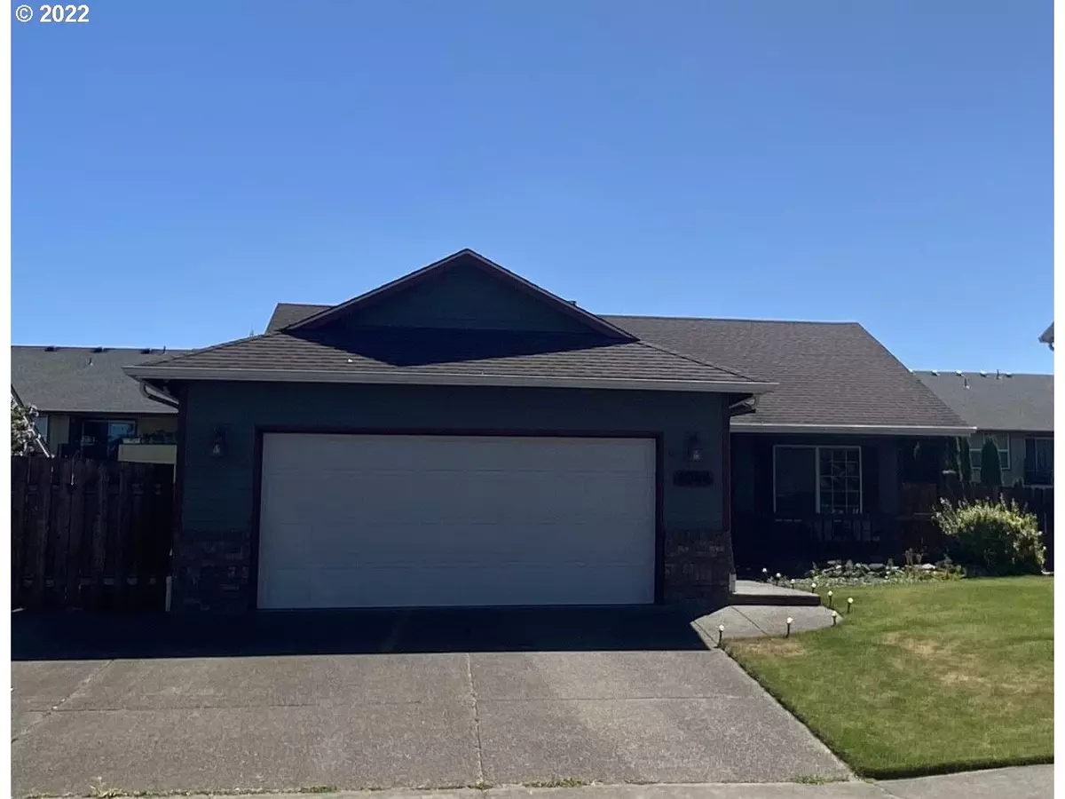 Molalla, OR 97038,1044 MT VIEW LN