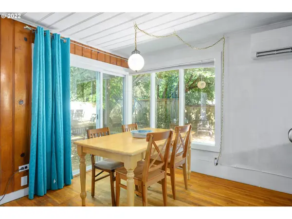 2111 SW ARNOLD ST, Portland, OR 97219