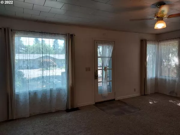 Eugene, OR 97404,151 KOURT DR