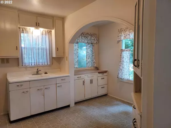 Eugene, OR 97404,151 KOURT DR