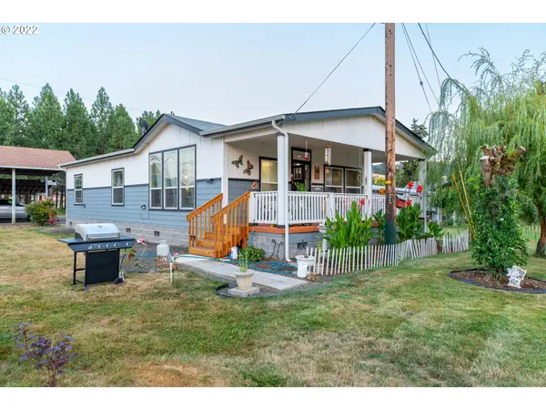 18484 DIXONVILLE RD, Roseburg, OR 97470