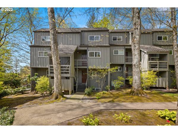 4 TOUCHSTONE #77,  Lake Oswego,  OR 97035