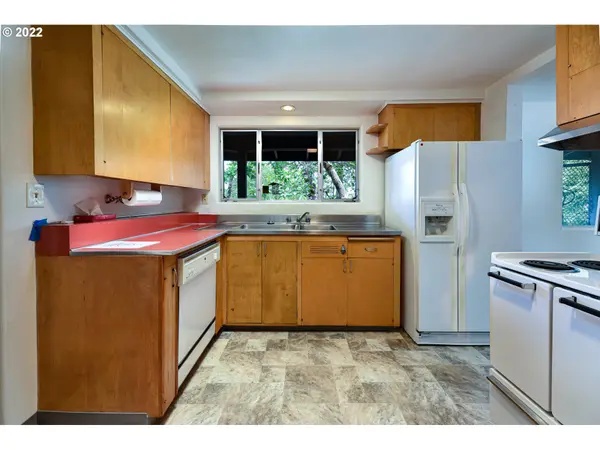 3600 Donald ST, Eugene, OR 97405