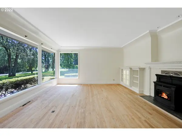 975 LEBANITE DR, Lebanon, OR 97355