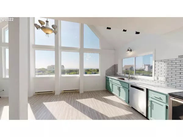 Gold Beach, OR 97444,30705 SANDY DR