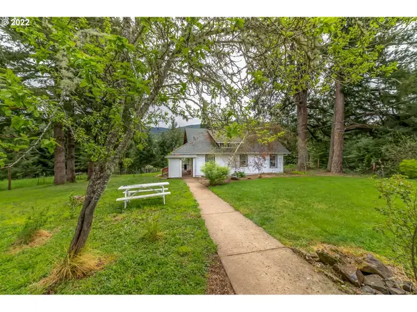 73112 LONDON RD, Cottage Grove, OR 97424