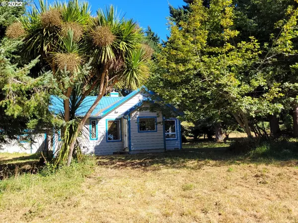 Langlois, OR 97450,47721 FLORAS LAKE LOOP