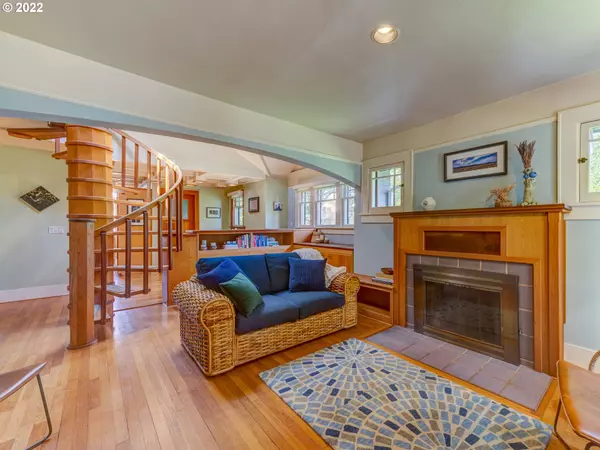 Eugene, OR 97401,1852 CHARNELTON ST