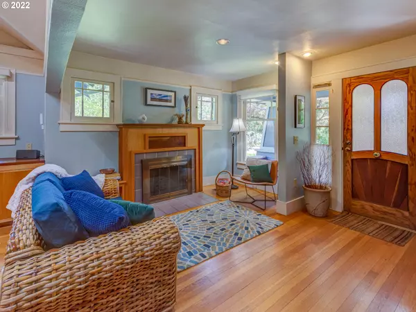 Eugene, OR 97401,1852 CHARNELTON ST