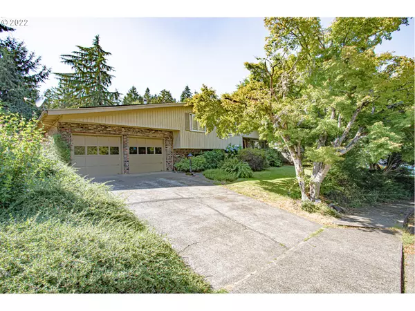 725 FOOTHILL DR, Eugene, OR 97405