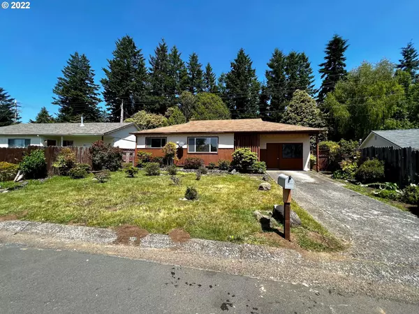 313 SPRUCE DR, Brookings, OR 97415