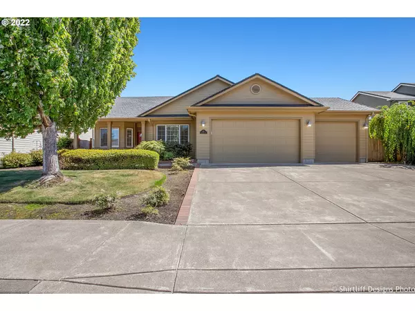 Springfield, OR 97477,821 RIVER KNOLL WAY