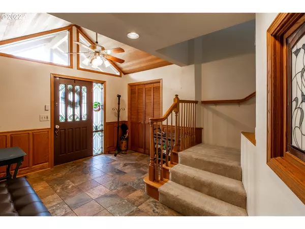 Eugene, OR 97408,2611 ERIN WAY