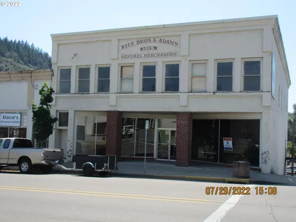 136 N MAIN ST, Myrtle Creek, OR 97457