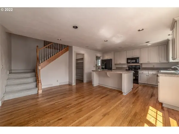 751 S 69TH ST, Springfield, OR 97478