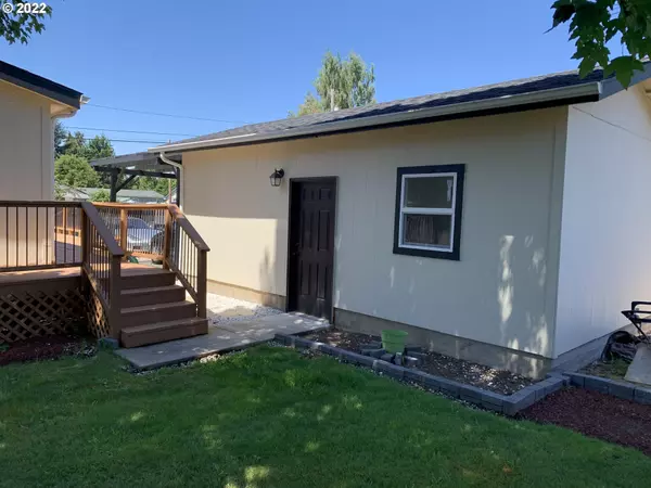 Springfield, OR 97478,285 S 52ND PL