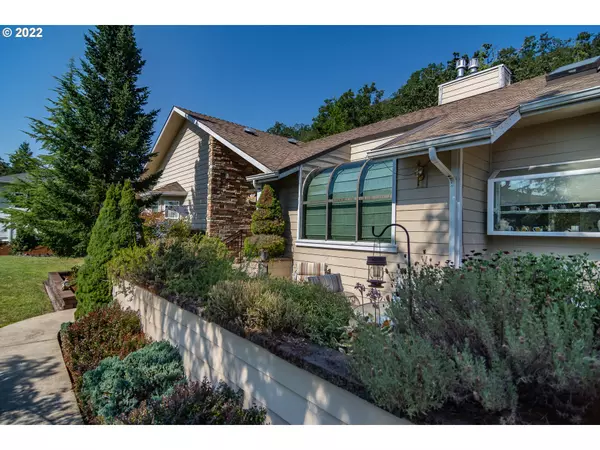 Roseburg, OR 97471,2705 NW DAYSHA DR