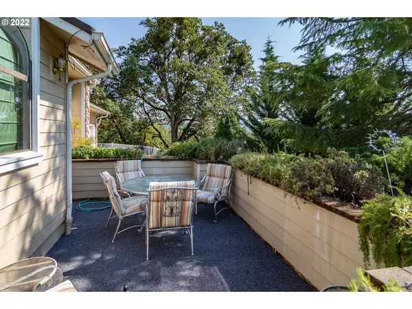 Roseburg, OR 97471,2705 NW DAYSHA DR