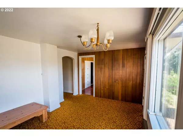 Eugene, OR 97401,1648 AUGUSTA ST