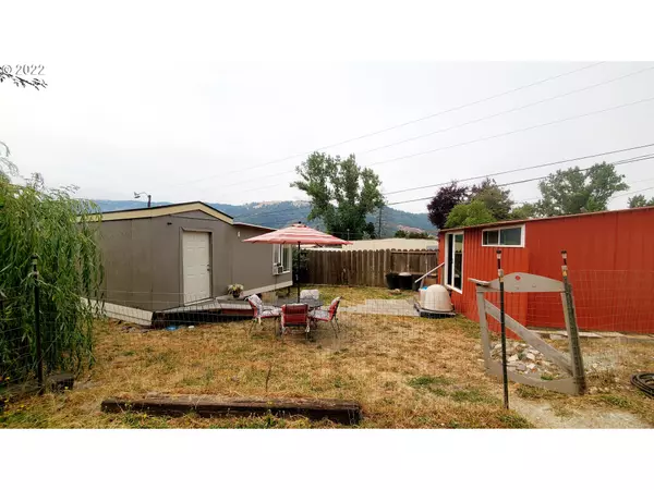 333 CONRAD ST, Myrtle Creek, OR 97457