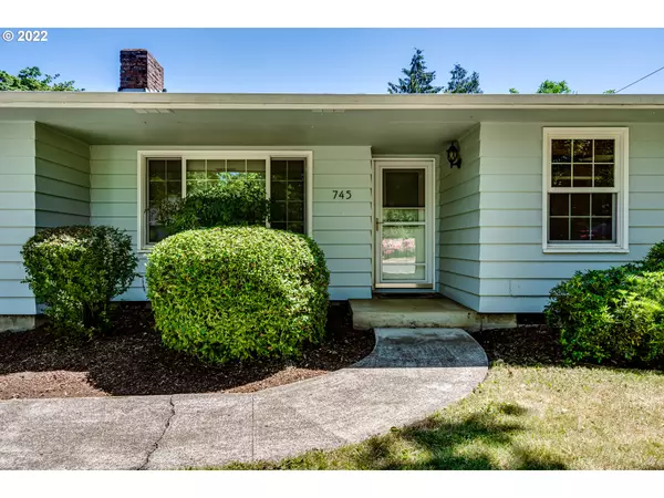 Eugene, OR 97404,745 CHESTNUT DR