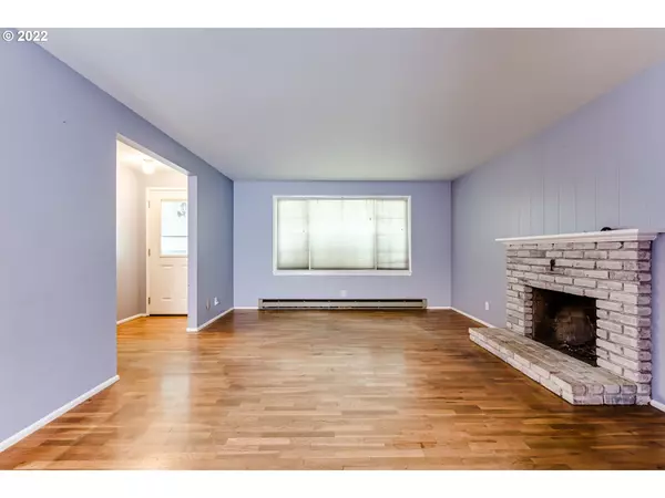 Eugene, OR 97404,745 CHESTNUT DR