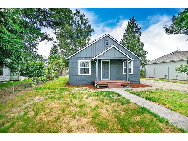 1119 N 2ND AVE, Kelso, WA 98626