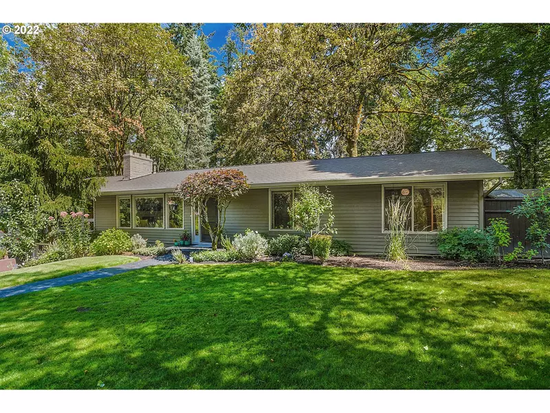 17244 FERNWOOD DR, Lake Oswego, OR 97034