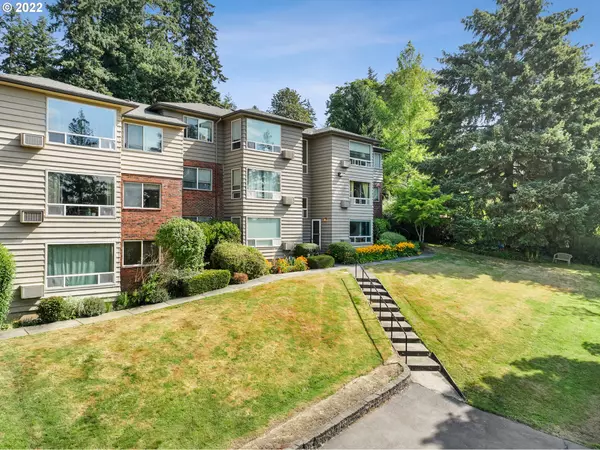 8400 SW CANYON LN #6, Portland, OR 97225