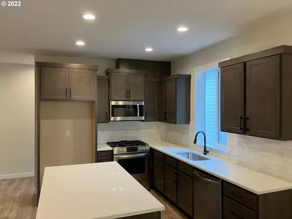 Gresham, OR 97080,2238 SW WALLULA LN