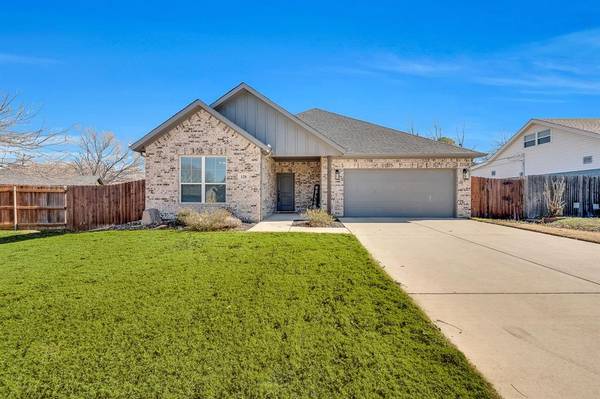 120 N Willow Street, Mansfield, TX 76063