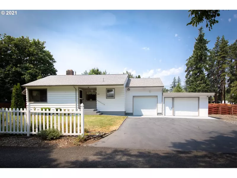 1570 16TH ST, Hood River, OR 97031