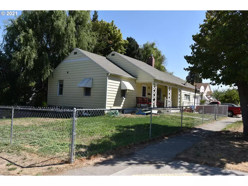 421 W 11TH ST, The Dalles, OR 97058